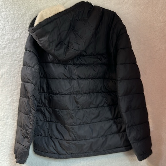 Levi’s Men’s Black Puffer Coat Size Medium - Picture 2 of 6